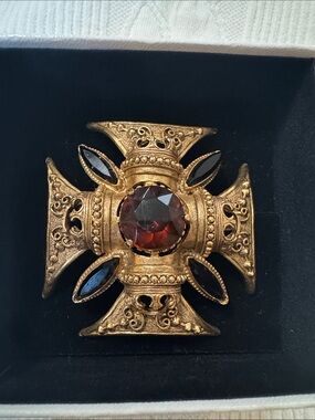 Vintage Signed Florenza Gold Maltese Cross Brooch